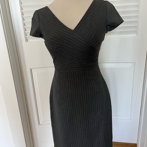 Designer Calven Klein Classic Dress size 2P - Picture 15 of 16